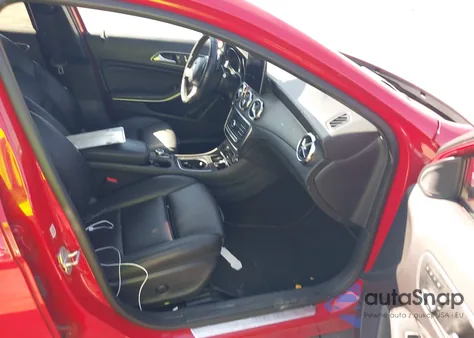 2018 Mercedes-Benz Gla 250 из США, поврежденный, VIN WDCTG4EB3JJ409352